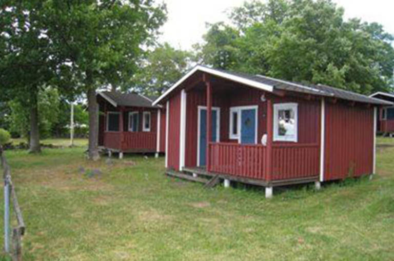 First-Camp-Eriksore-Stuga-typ-A-768x509